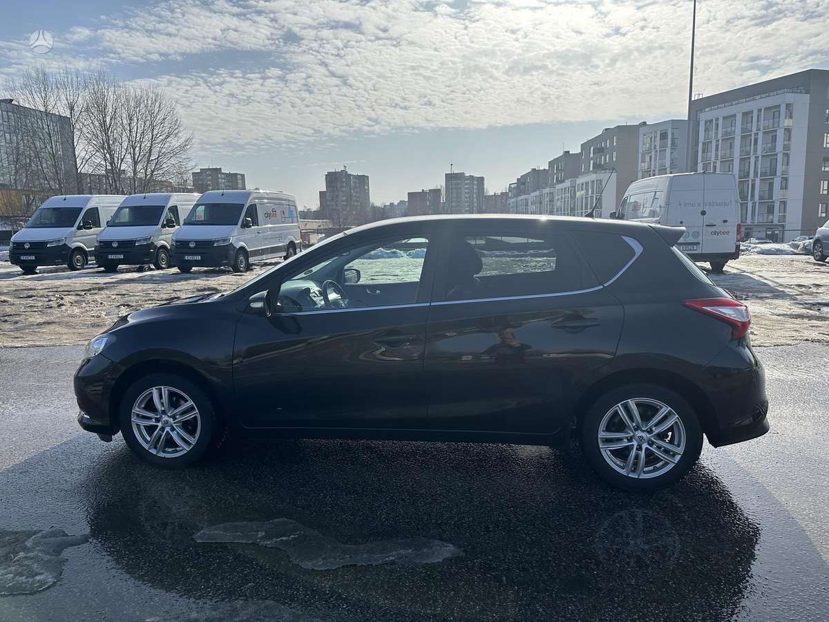 Nissan Pulsar, 1.2 l., hatchback