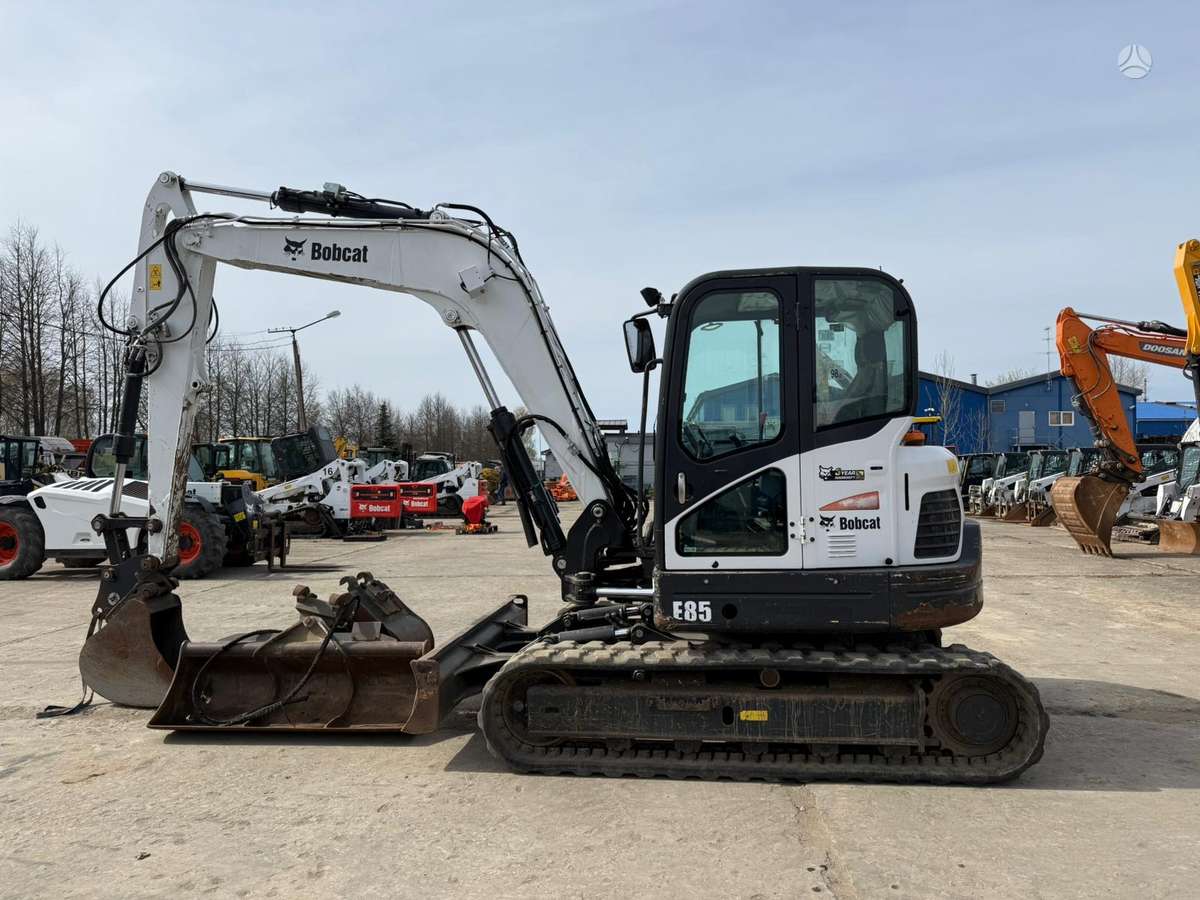 Bobcat E85, excavator