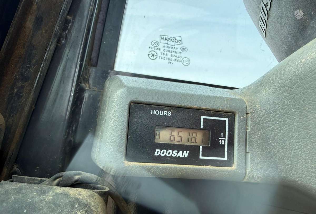 Bobcat E85, excavator