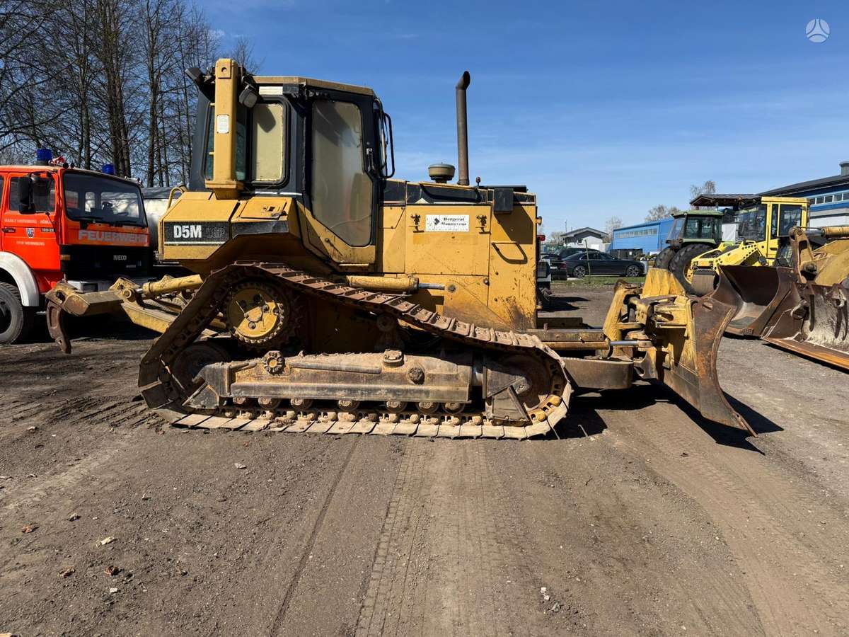 Caterpillar D5M LGP, bulldozer