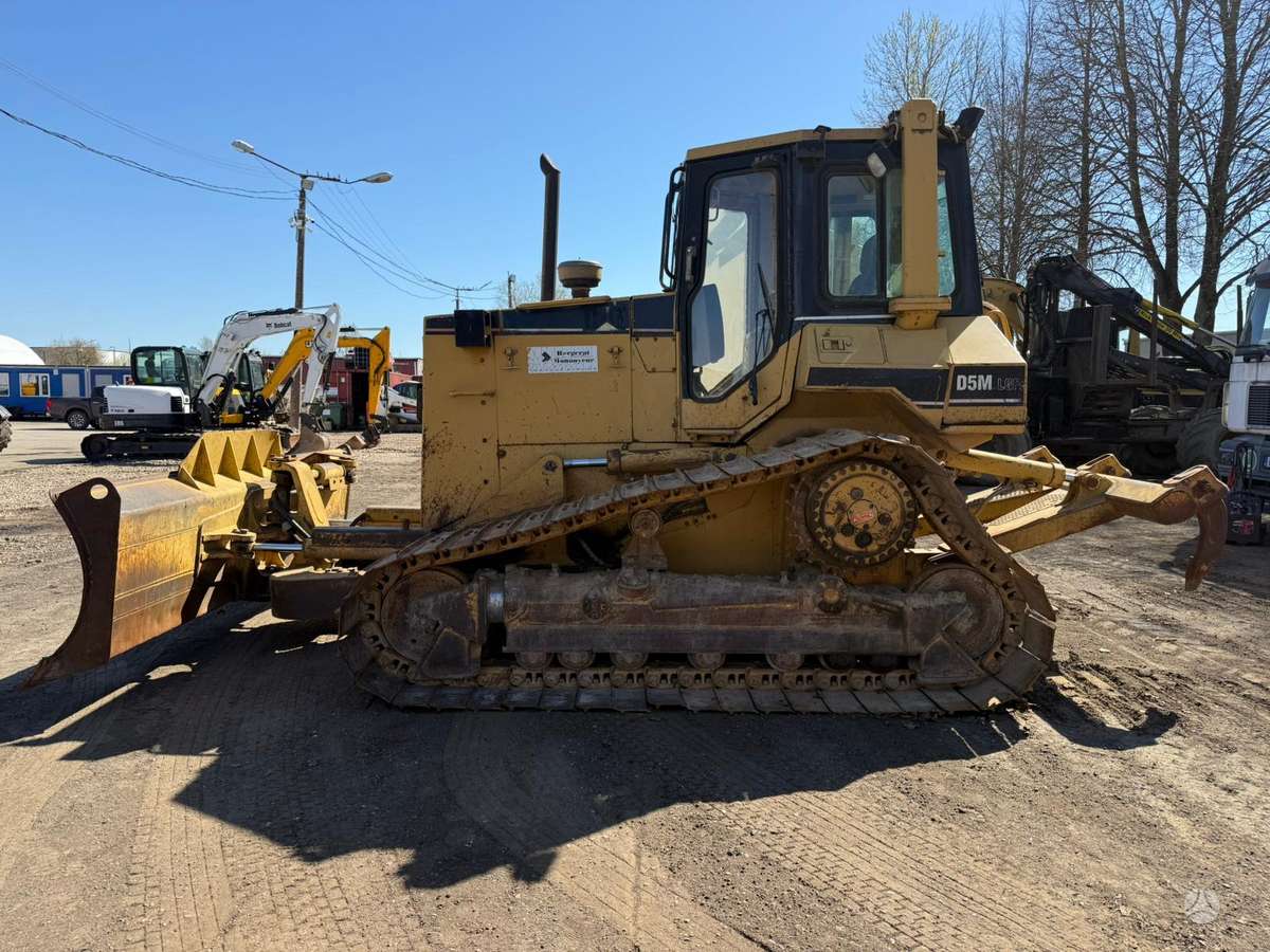 Caterpillar D5M LGP, бульдозеры