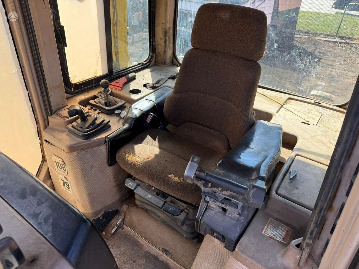 Caterpillar D5M LGP, bulldozer