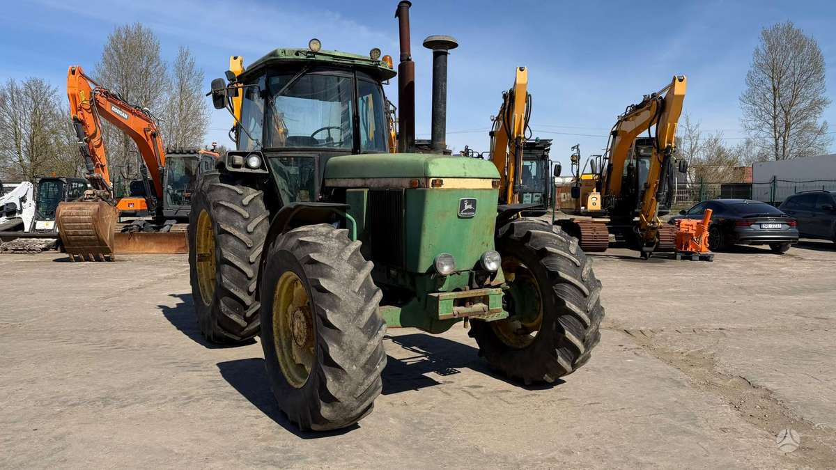 John Deere 4240S, traktori