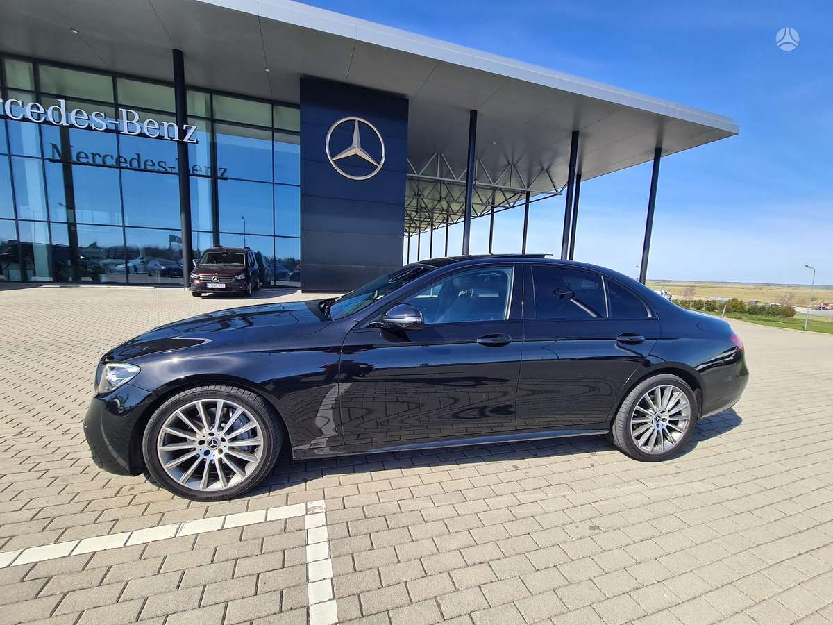 Mercedes-Benz E220, sedanas