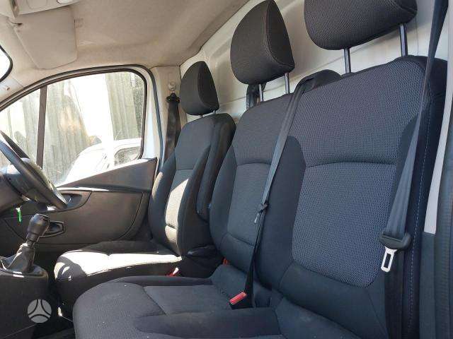 Nissan NV300