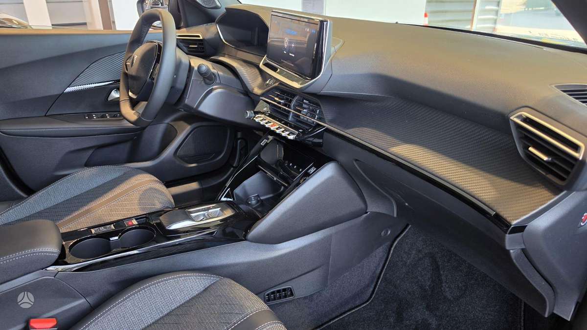 Peugeot 2008 - 11