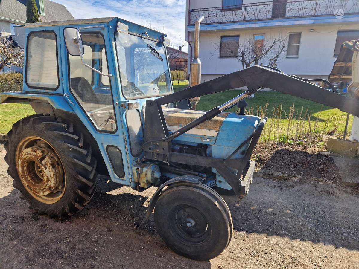 Ford 3000, tractors