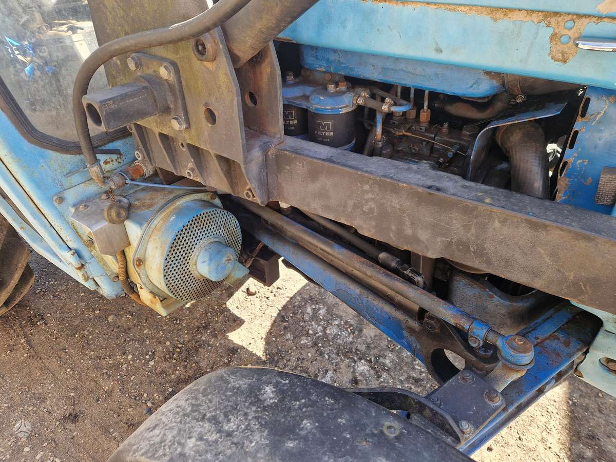 Ford 3000, traktoriai