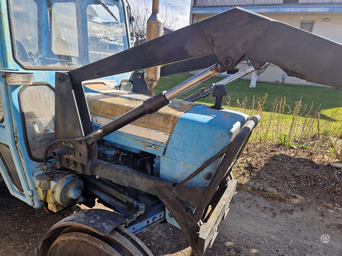 Ford 3000, traktoriai