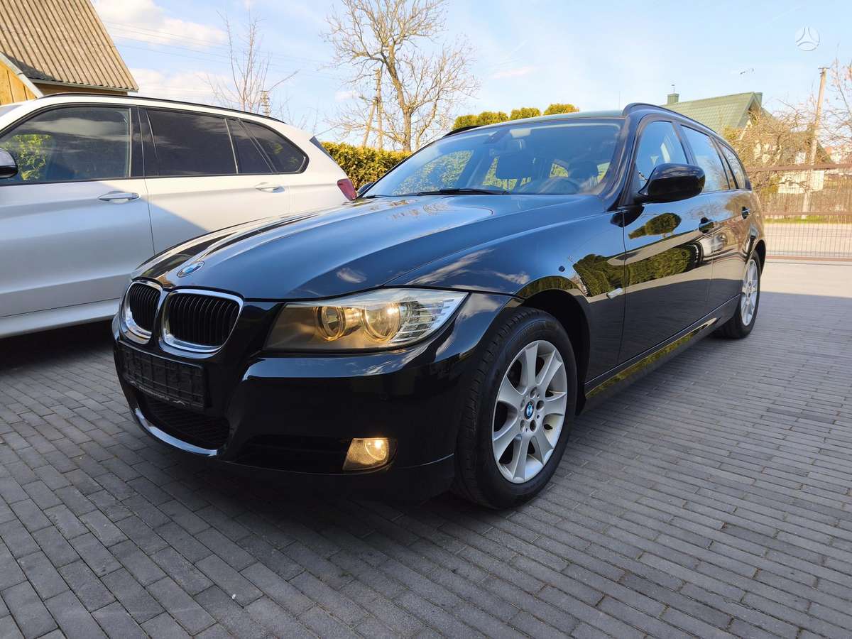 BMW 318, 2011