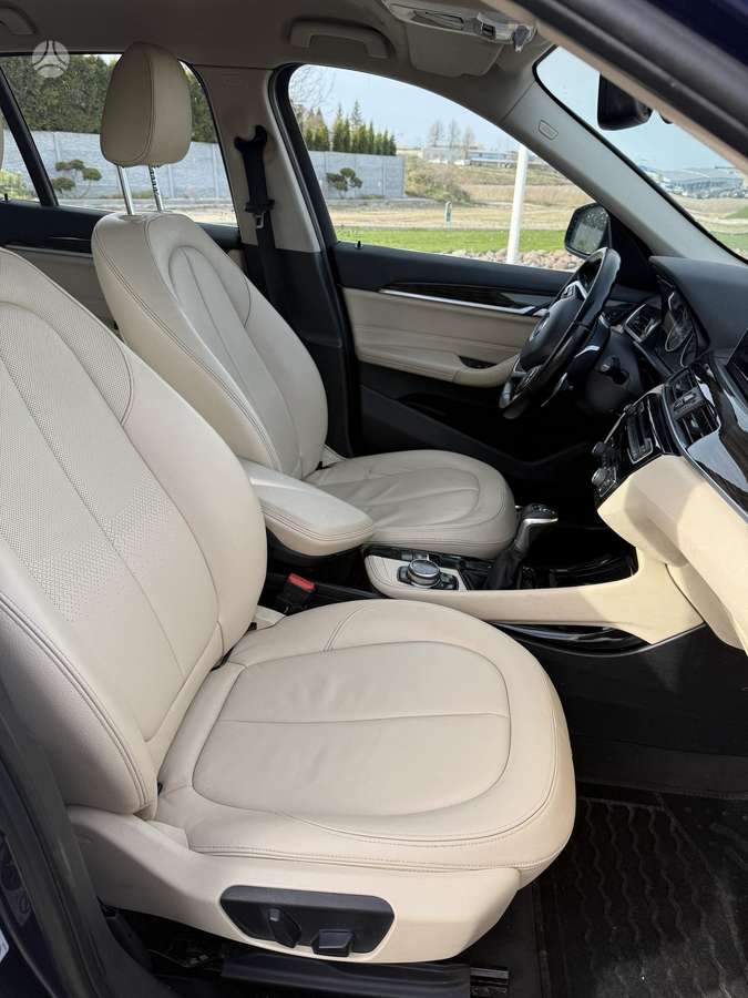 BMW X1, 2.0 l., Минивэн
