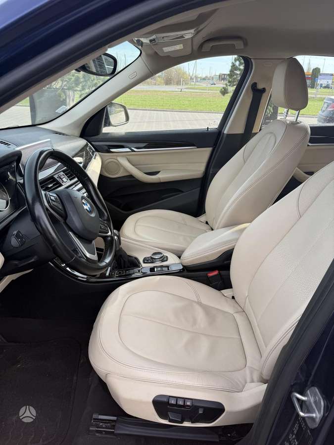 BMW X1, 2.0 l., Минивэн
