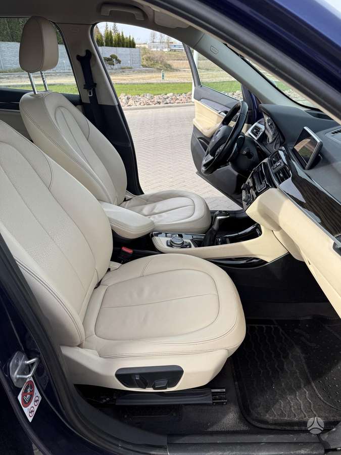 BMW X1, 2.0 l., Минивэн