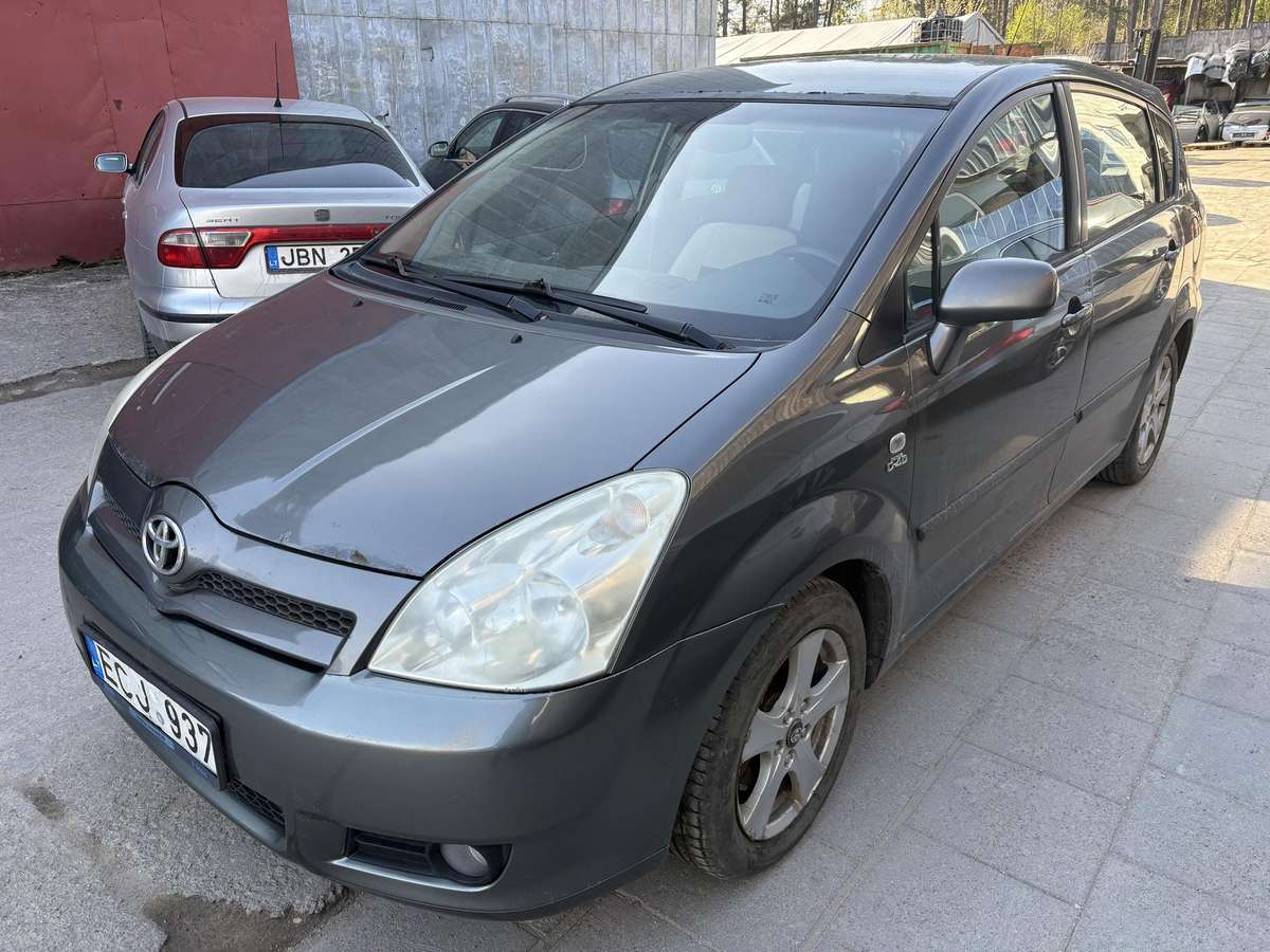 Toyota Corolla, 2004