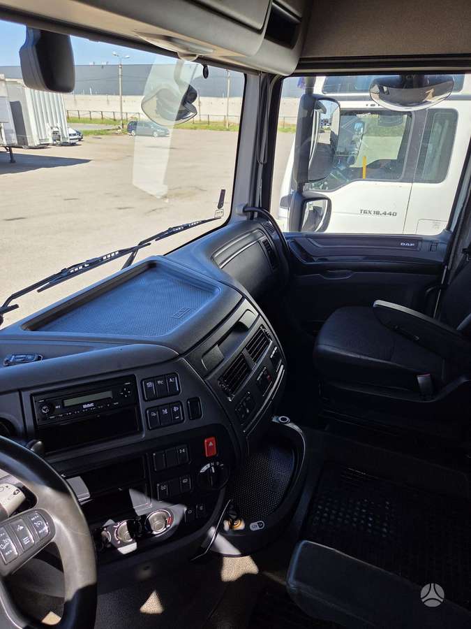 DAF XF 460 FT, double sleeper