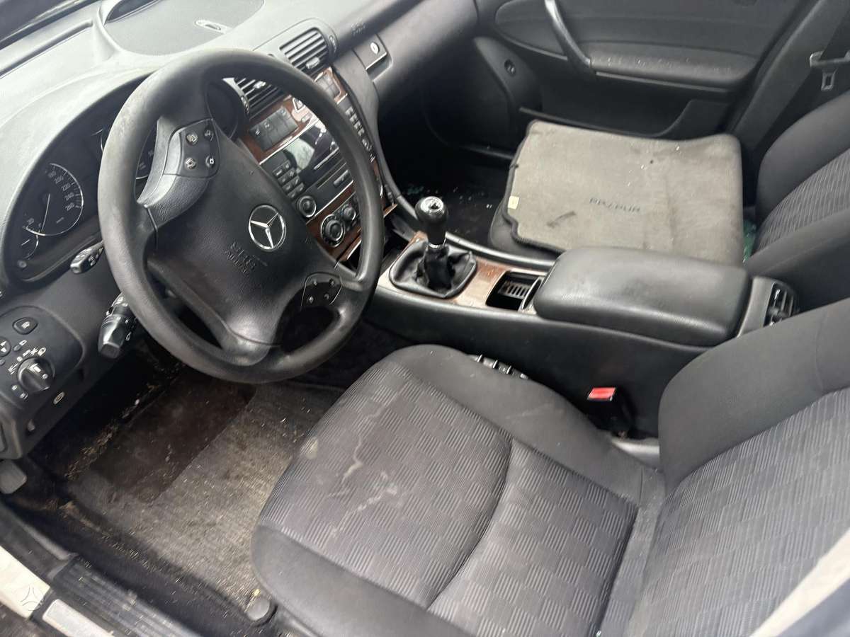 Mercedes-Benz C200 37068366700