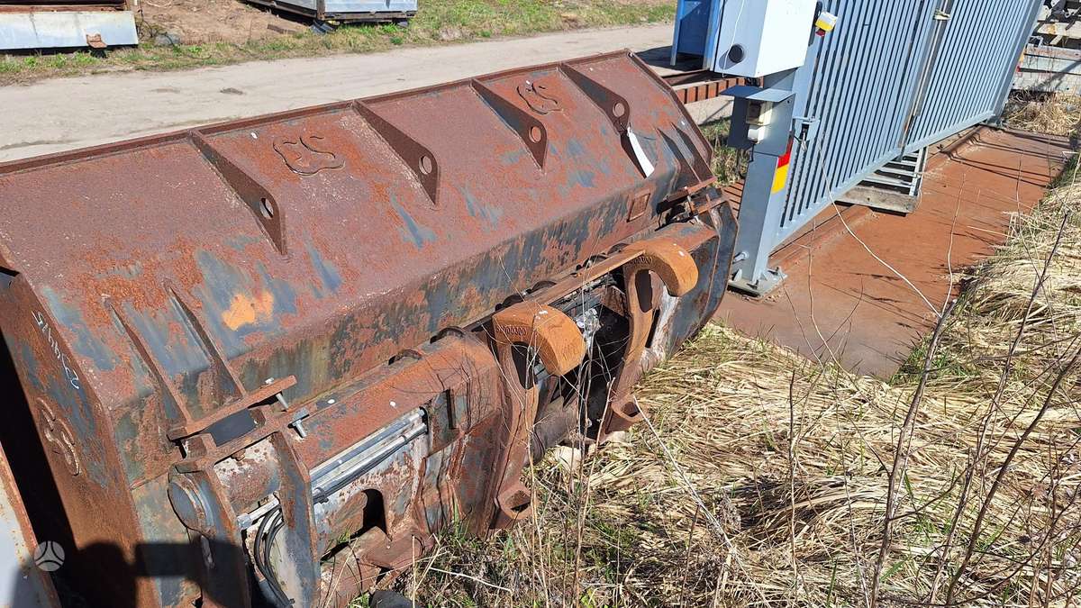 -Kita- Krautuvo kaušas, frontal loader