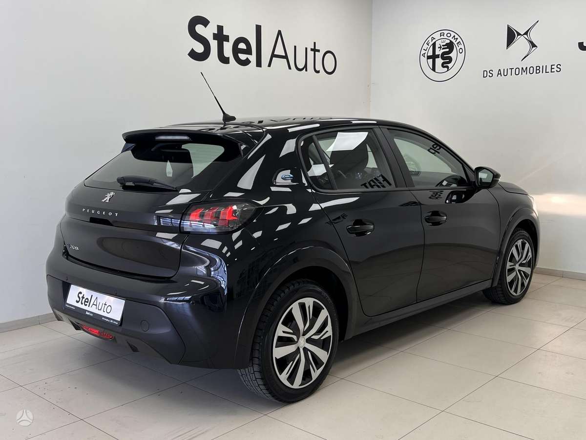 Peugeot 208 - 5