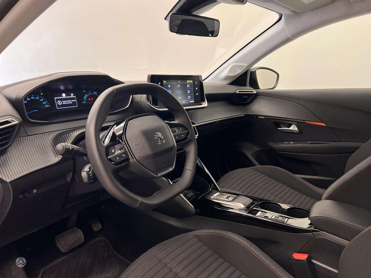 Peugeot 208 - 10
