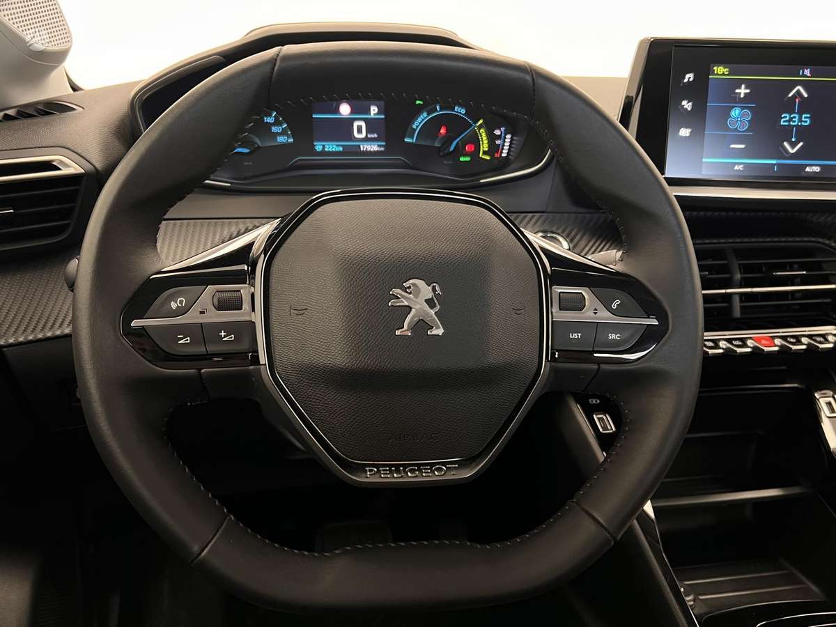 Peugeot 208 - 11