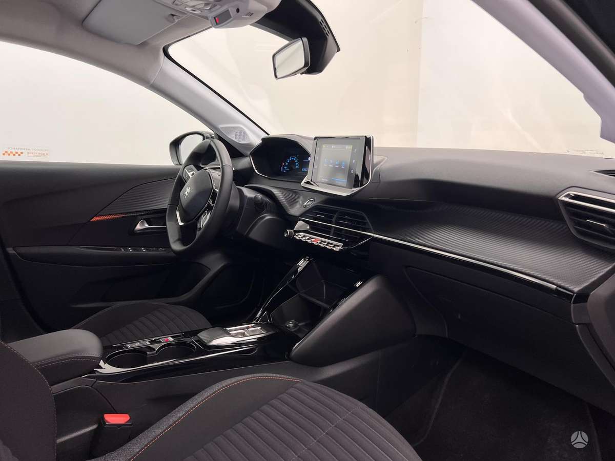 Peugeot 208, hatchback