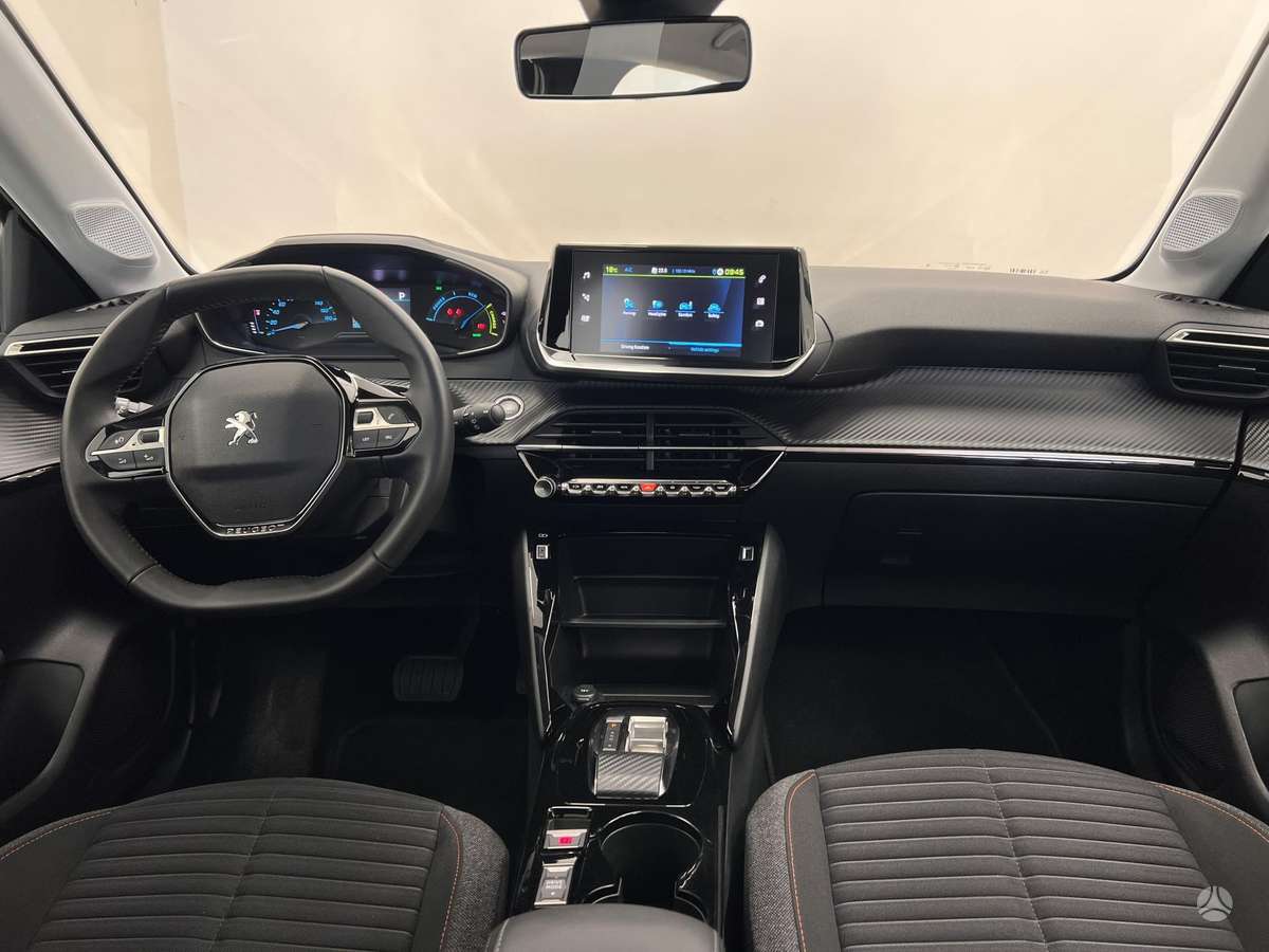 Peugeot 208, hatchback