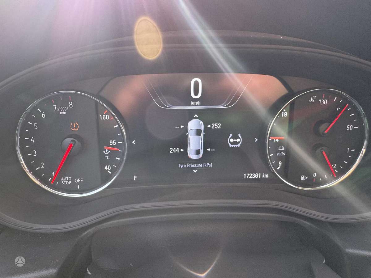 Opel Insignia, 1.5 l., hatchback