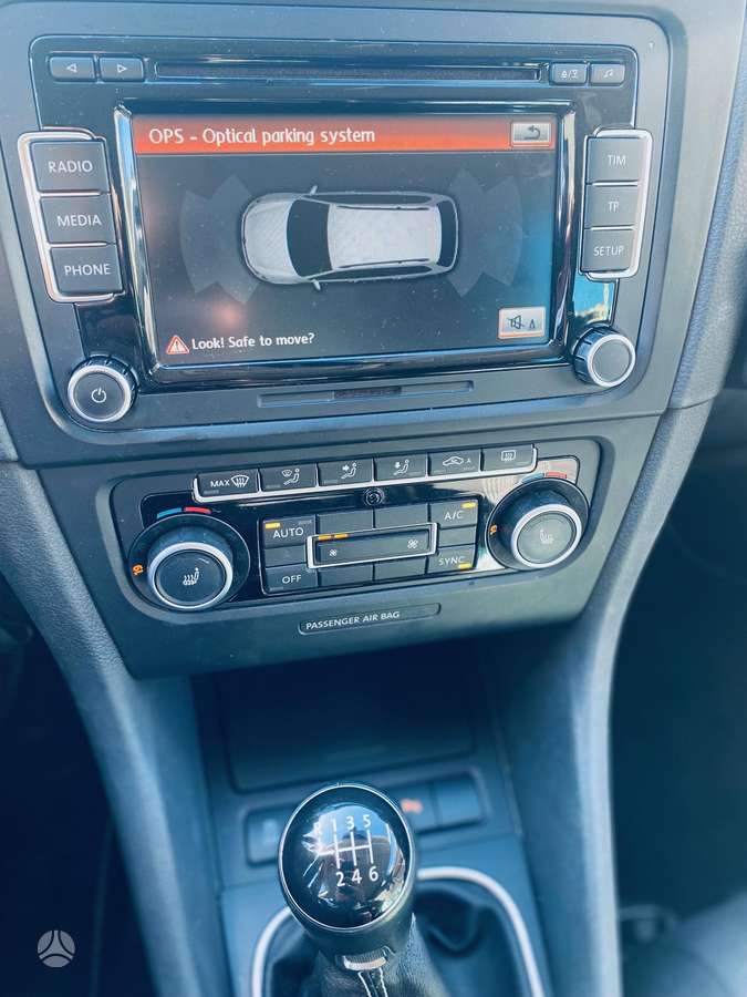 Volkswagen Golf - 9