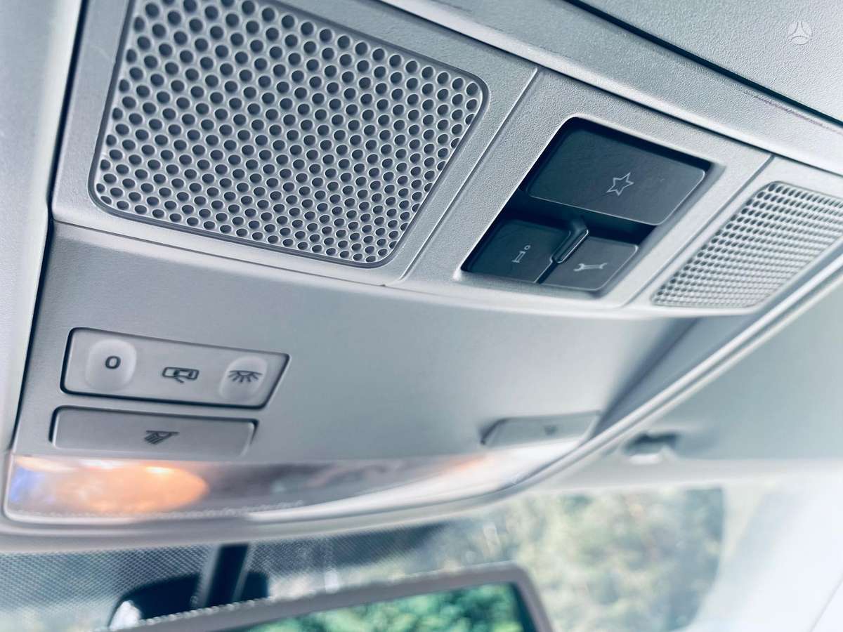 Volkswagen Golf - 10