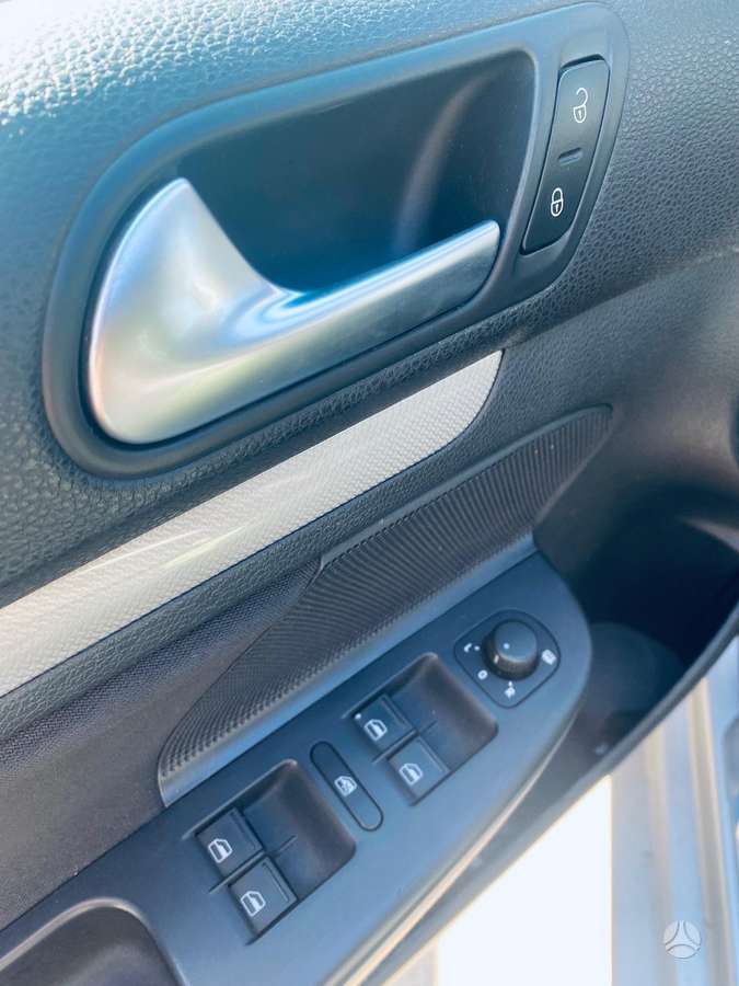 Volkswagen Golf - 11