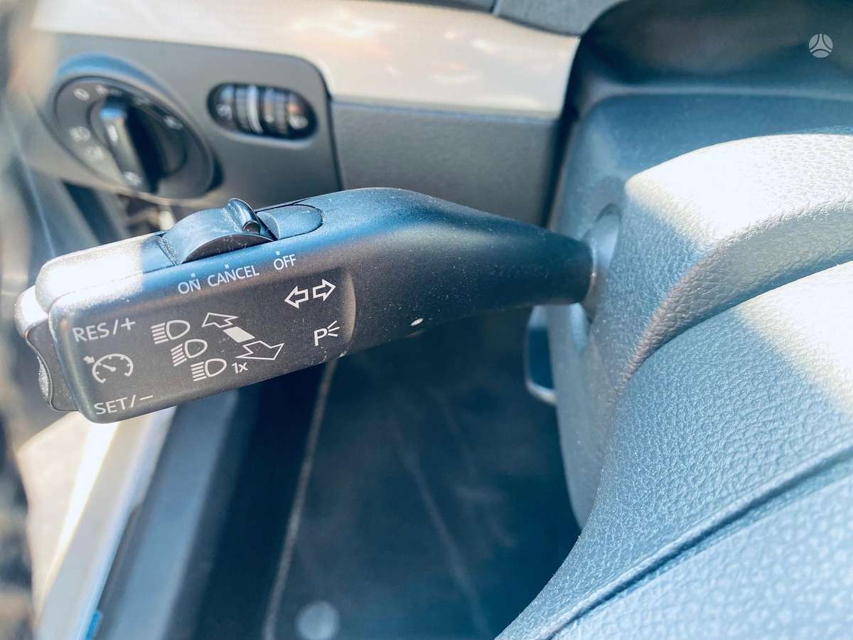 Volkswagen Golf - 12
