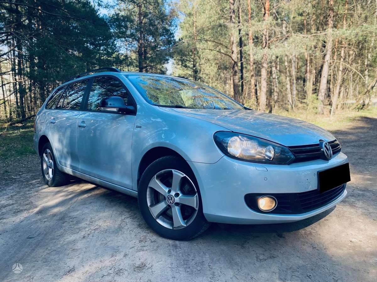 Volkswagen Golf - 1