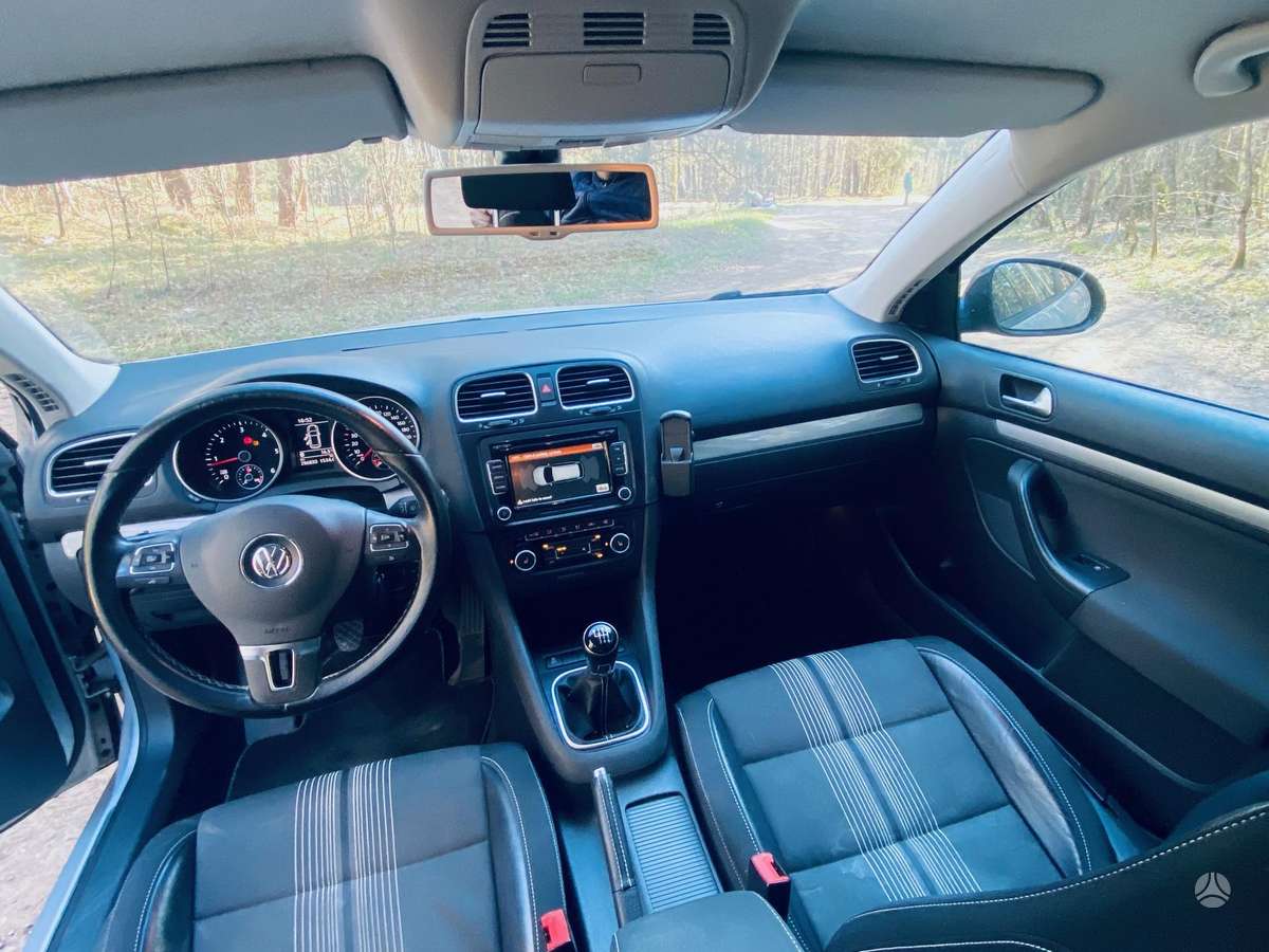 Volkswagen Golf - 6