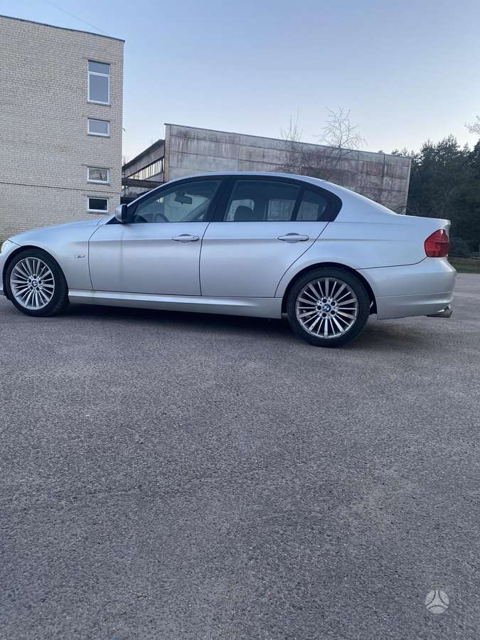 BMW 318, 2.0 l., Седан