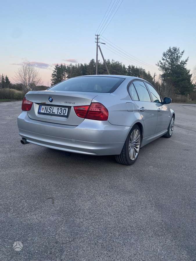BMW 318, 2.0 l., Седан