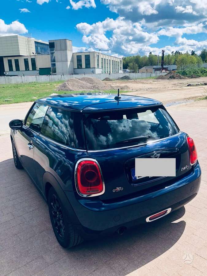 Mini Cooper, 1.5 l., hatchback