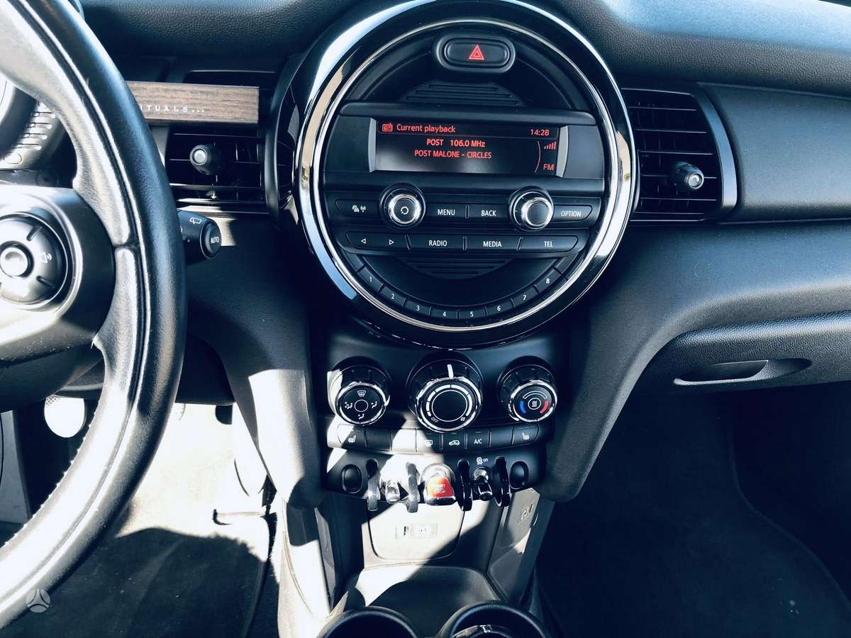 Mini Cooper, 1.5 l., hatchback