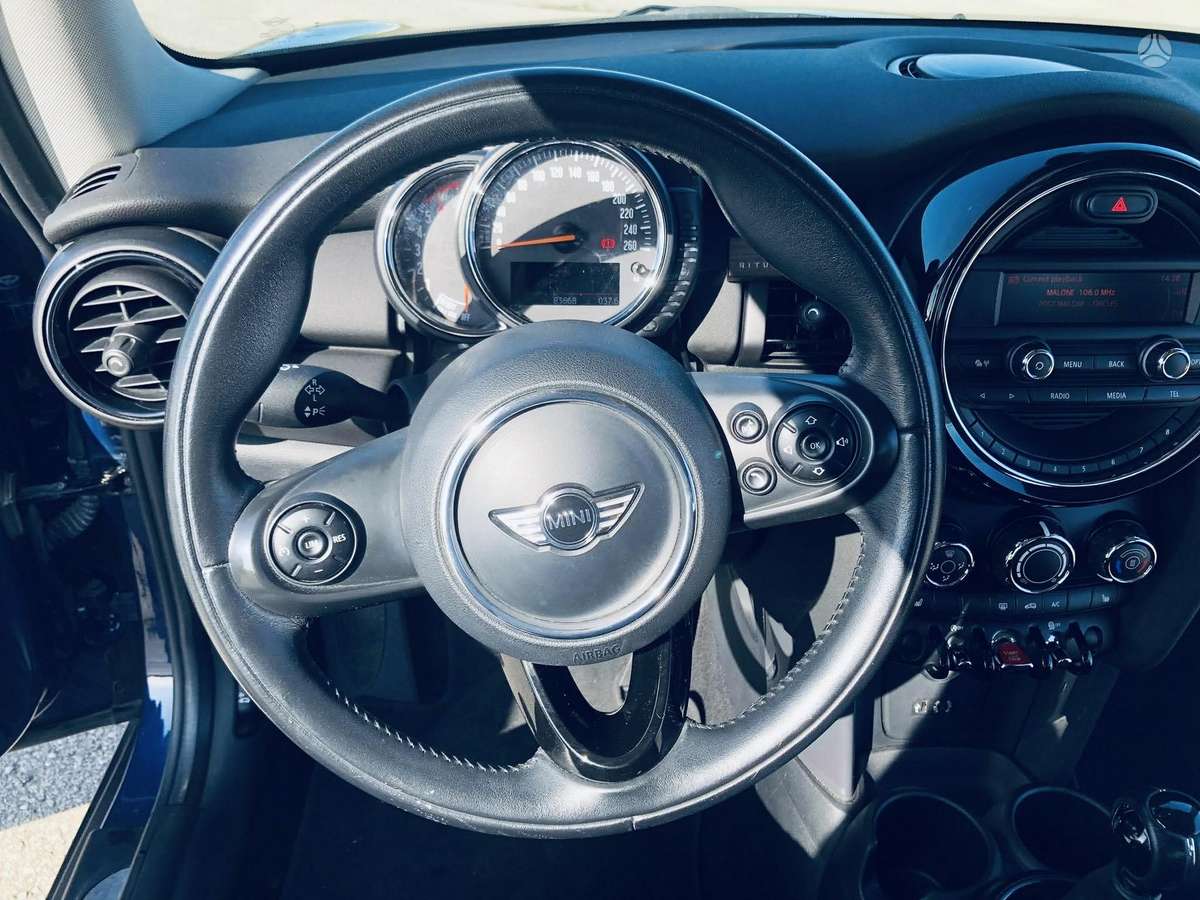 Mini Cooper, 1.5 l., hatchback