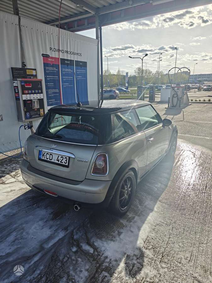 Mini Cooper, 1.6 l., hatchback