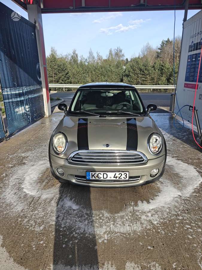 Mini Cooper, 1.6 l., hatchback