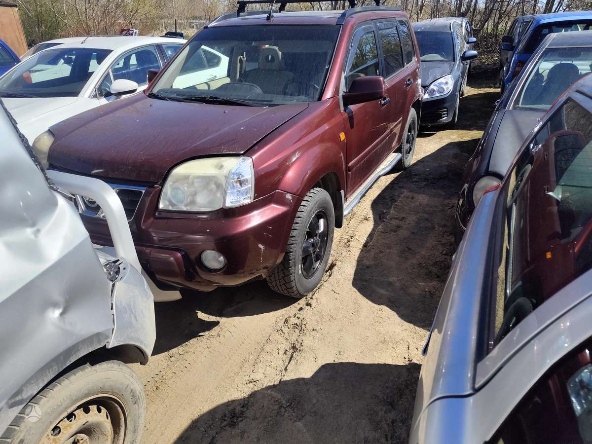 Nissan X-Trail for parts
