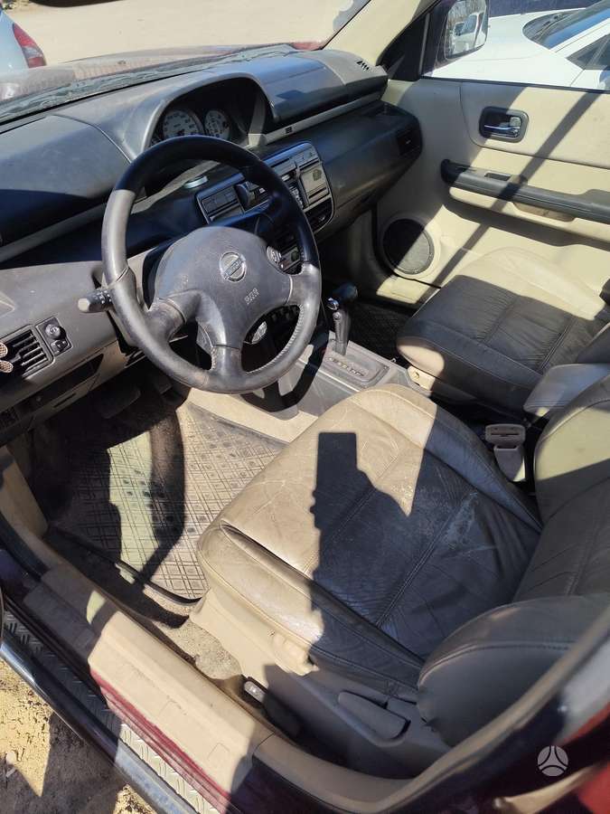 Nissan X-Trail for parts