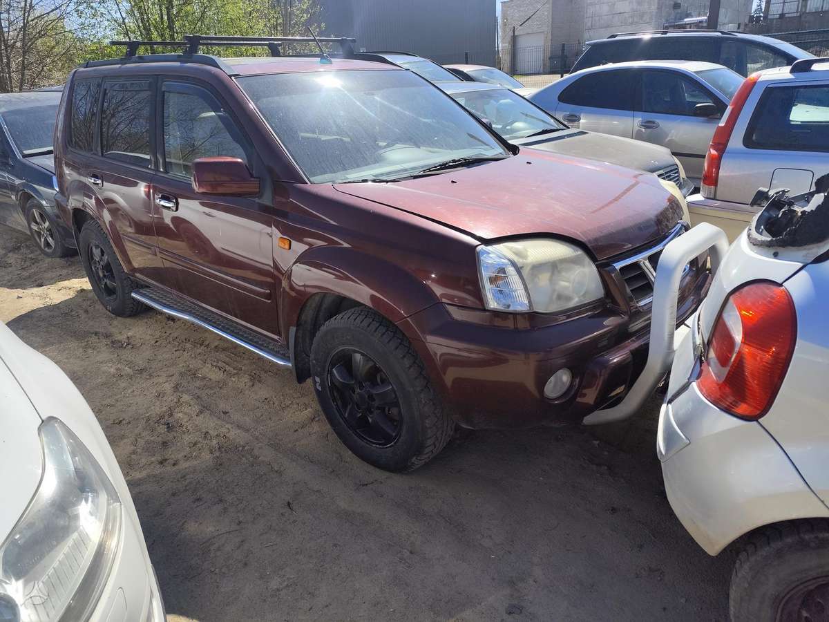 Nissan X-Trail for parts