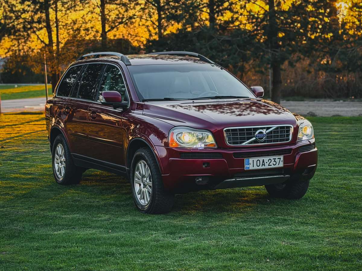 Volvo XC90 - 1