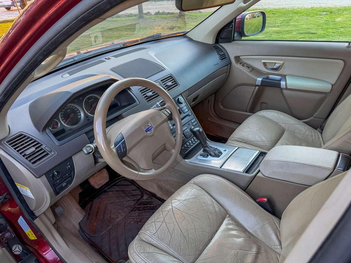 Volvo XC90 - 11
