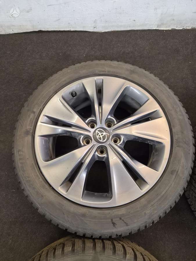 Toyota, lengvojo lydinio, R17