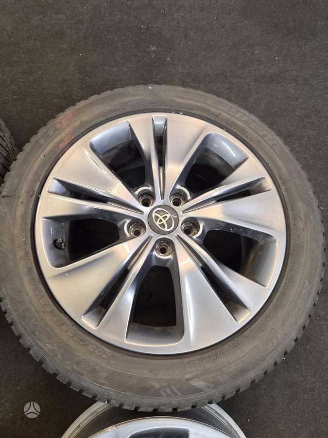Toyota, lengvojo lydinio, R17