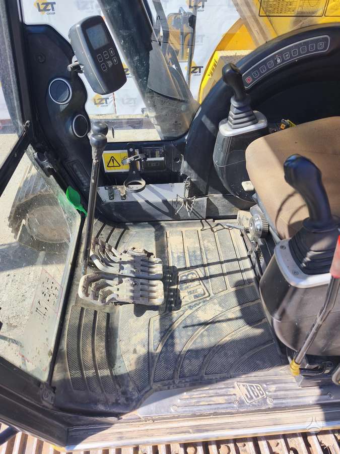 JCB JS200LC, экскаваторы