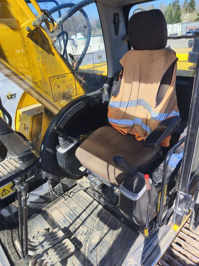 JCB JS200LC, экскаваторы