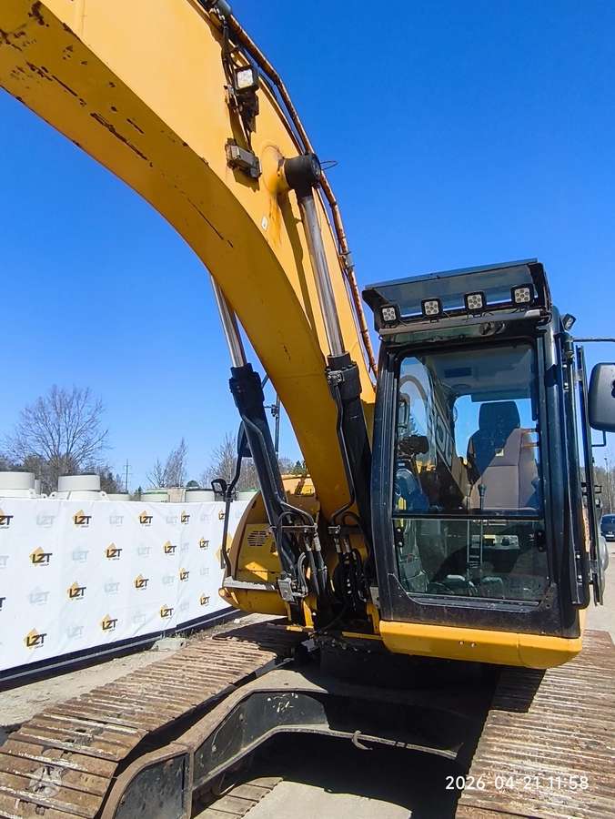 JCB JS210LC, excavator
